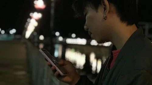 จากกีตาร์ตัวแรกถึงซิงเกิ้ลแรกของ LEZ69