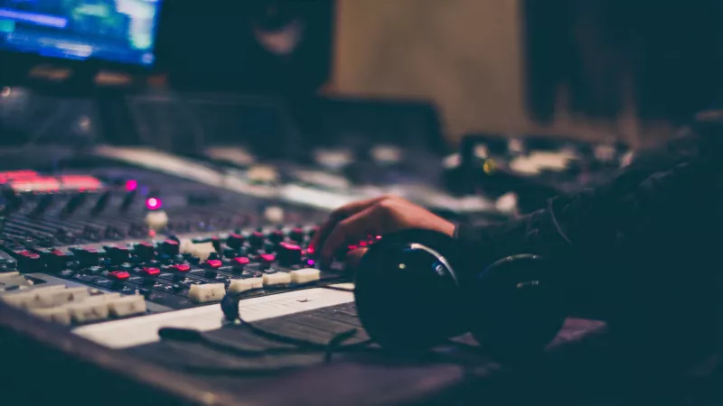 รูปสินค้า รับมิกส์เพลง มาสเตอร์เพลงเริ่มต้น 599